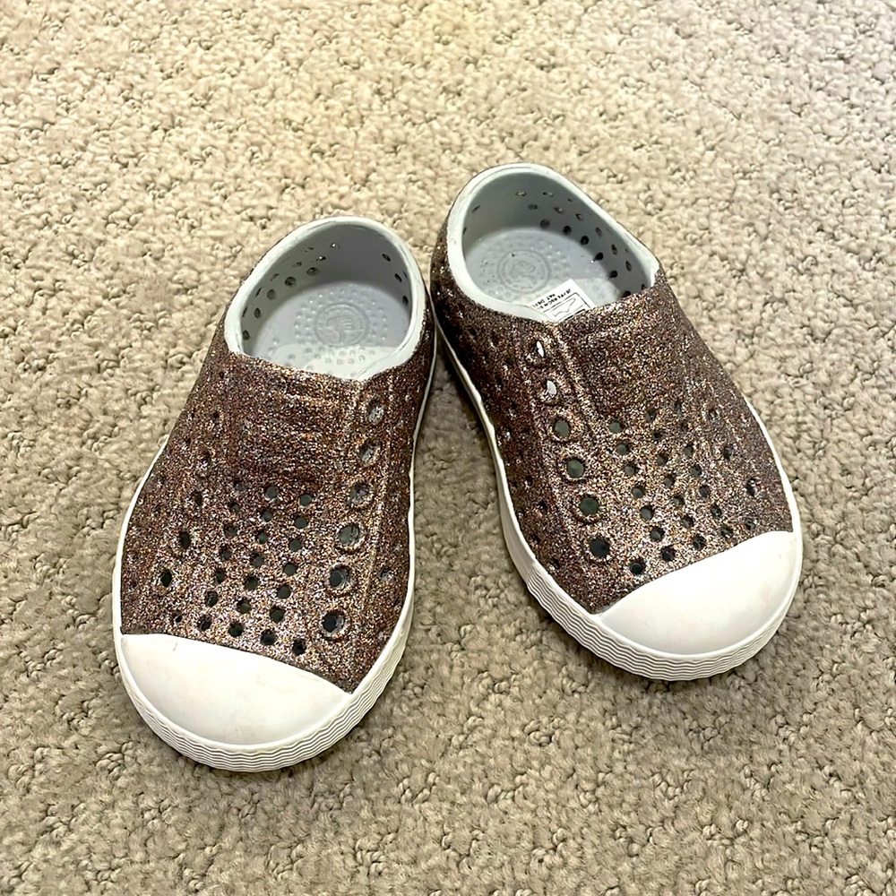 Native Jefferson glitter bling baby girls shoes size 4
